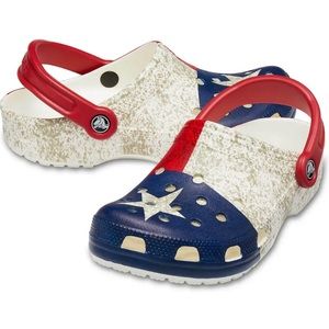 Crocs Classic Texas Flag Clogs Unisex - Size Women’s 7 / Men’s 5